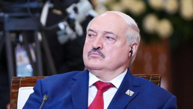 Лукашенко: Беларусь не войдет в состав РФ "в ближайшее время" (Видео)