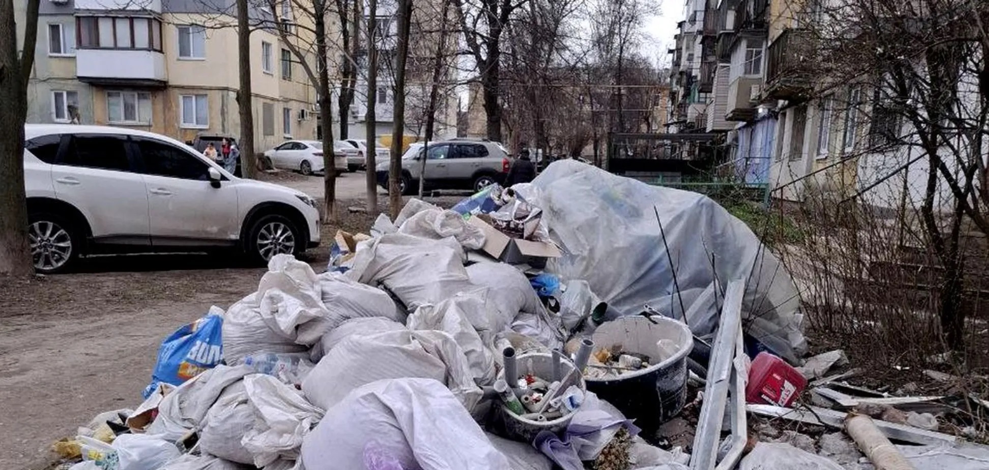 "У нас хорошо себя чувствуют только алкоголики и наркоманы": как за три года большой войны изменилась жизнь на оккупированной части Донетчины