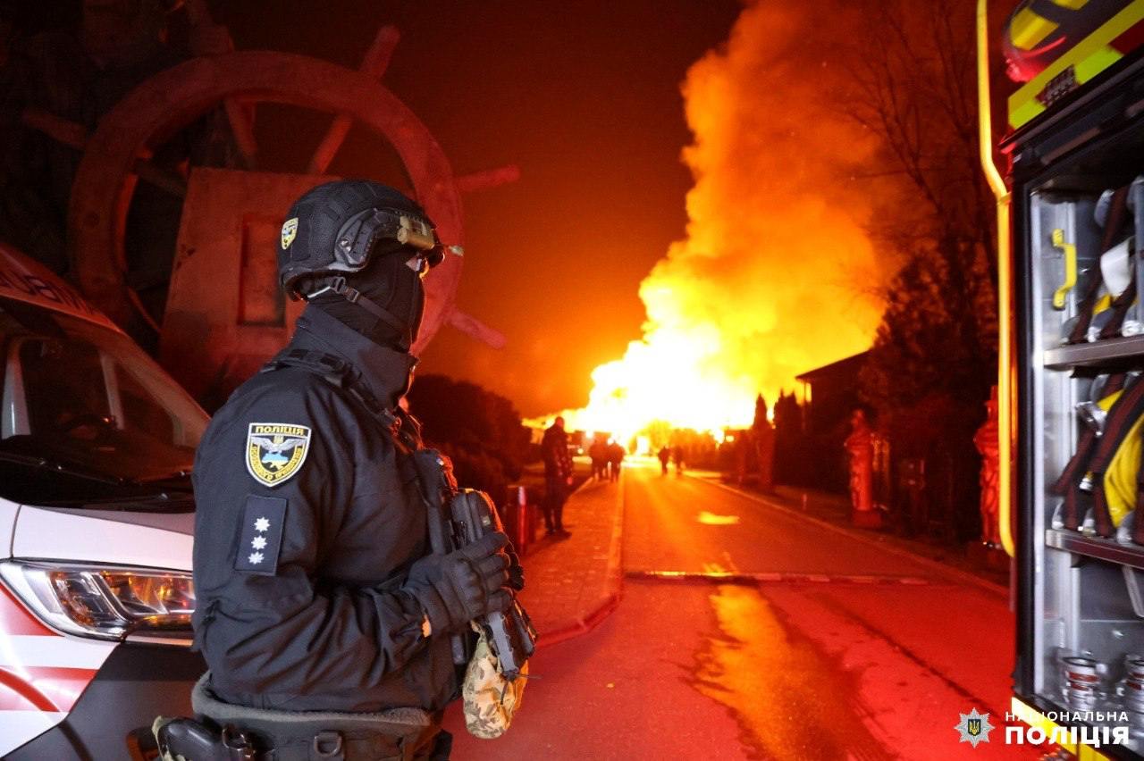 Днепр пылает после массированной атаки дронов: много жертв (фото, видео)