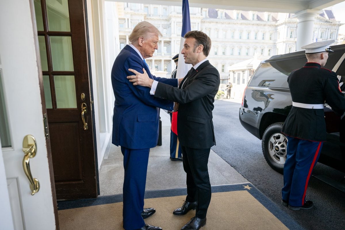 Макрон призывает приостановить инвестиции в США в ответ на пошлины Трампа