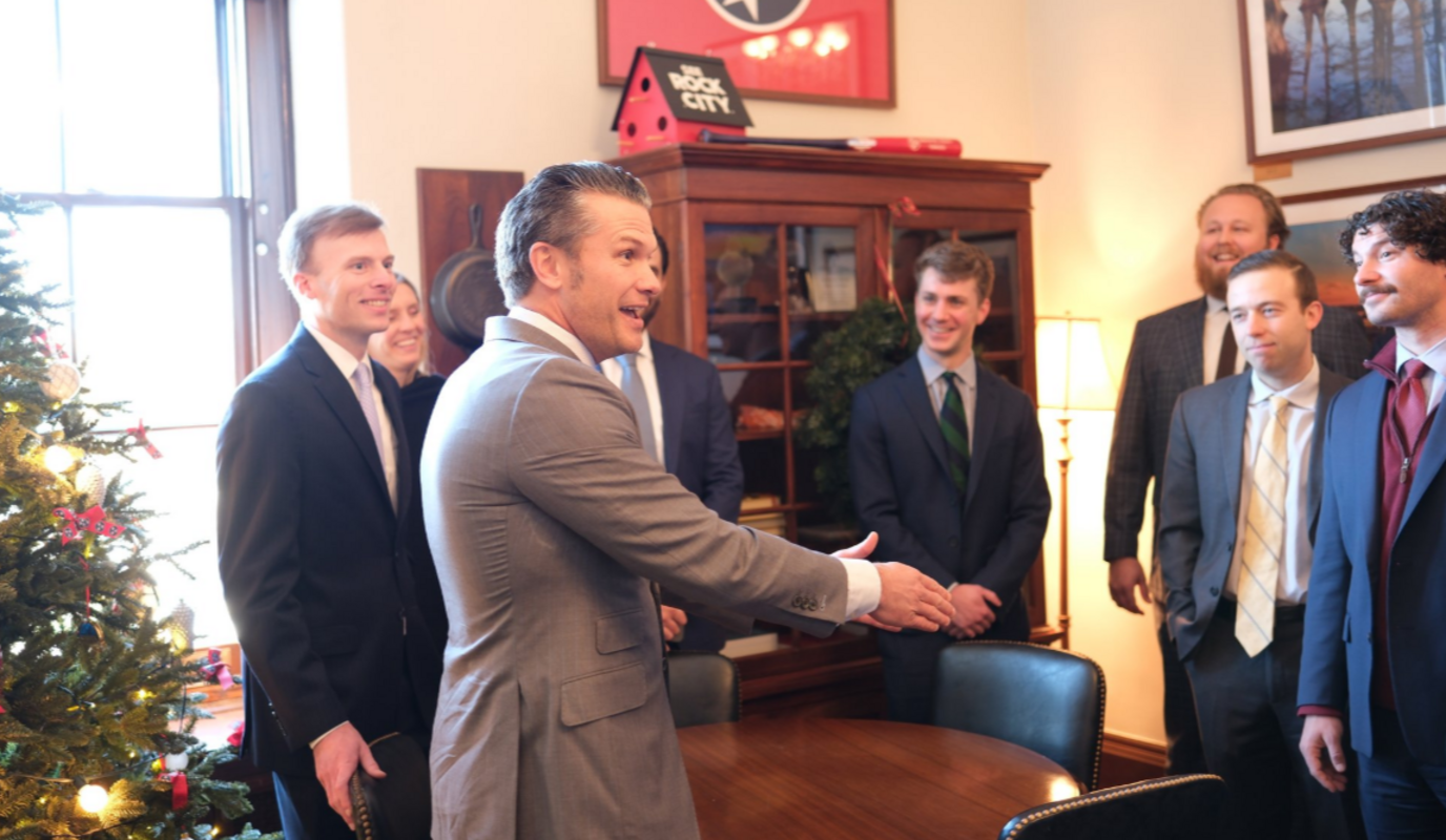 Экс-советник Трампа по нацбезопасности посоветовал Хегсету подыскивать новую работу