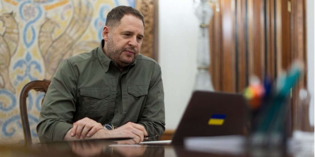"Этот день мы приближали, как могли": Ермак заинтриговал репостом картинки горящего Кремля. Фото