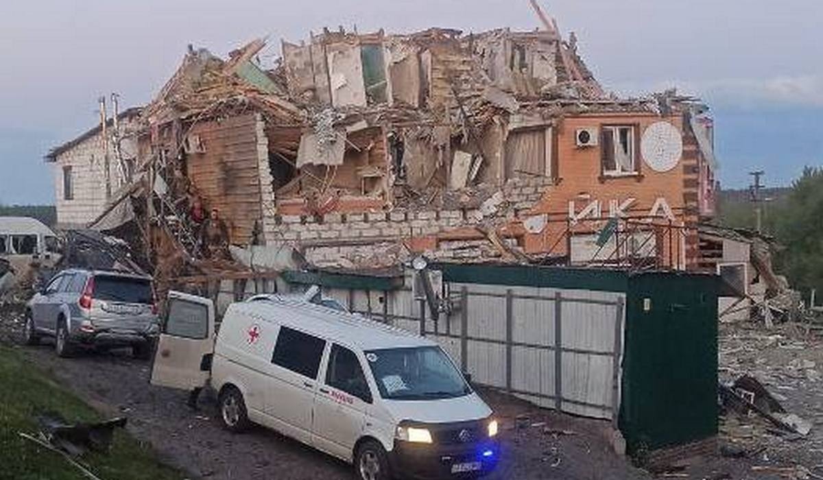 Россияне жалуются на удар по пункту дислокации военных в Рыльске: есть разрушения и раненые.  видео