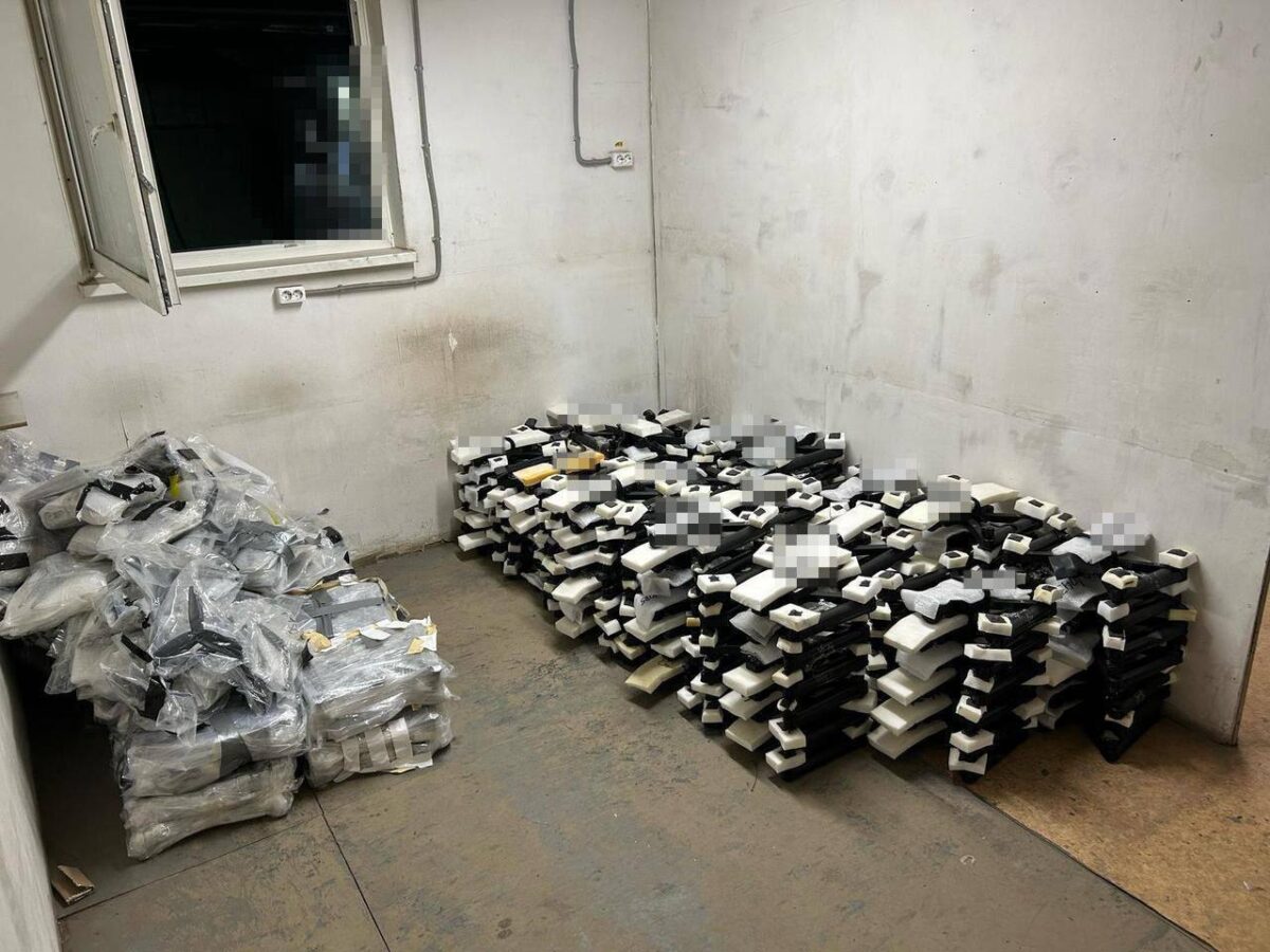 МО РФ говорит, что атаковано пять аэродромов. СМИ предполагают, что одна атака могла сорваться