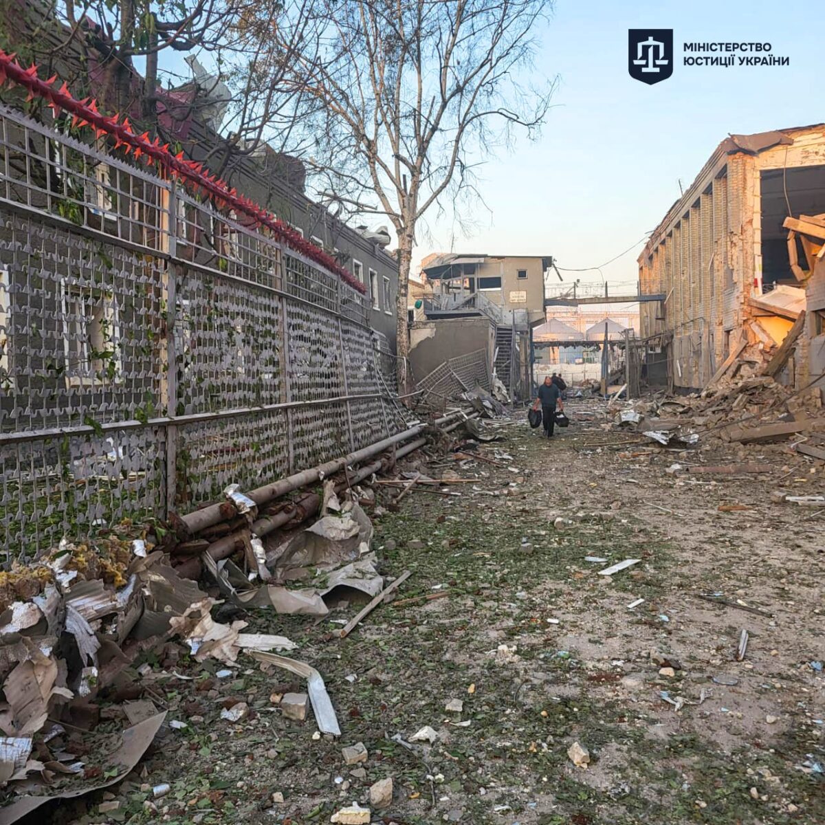 Рашисты убили ФАБами 16 человек в колонии Запорожской области