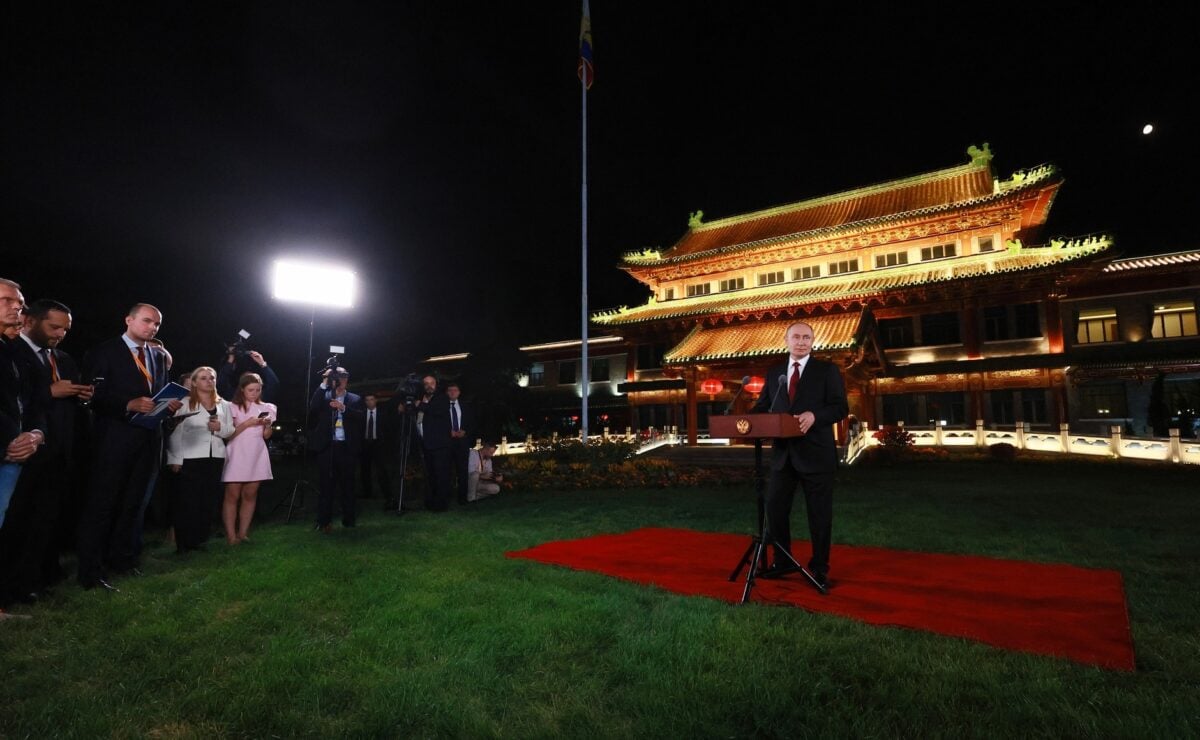 Путин заявил о готовности продолжать войну против Украины и о готовности встретиться с Зеленским в Москве