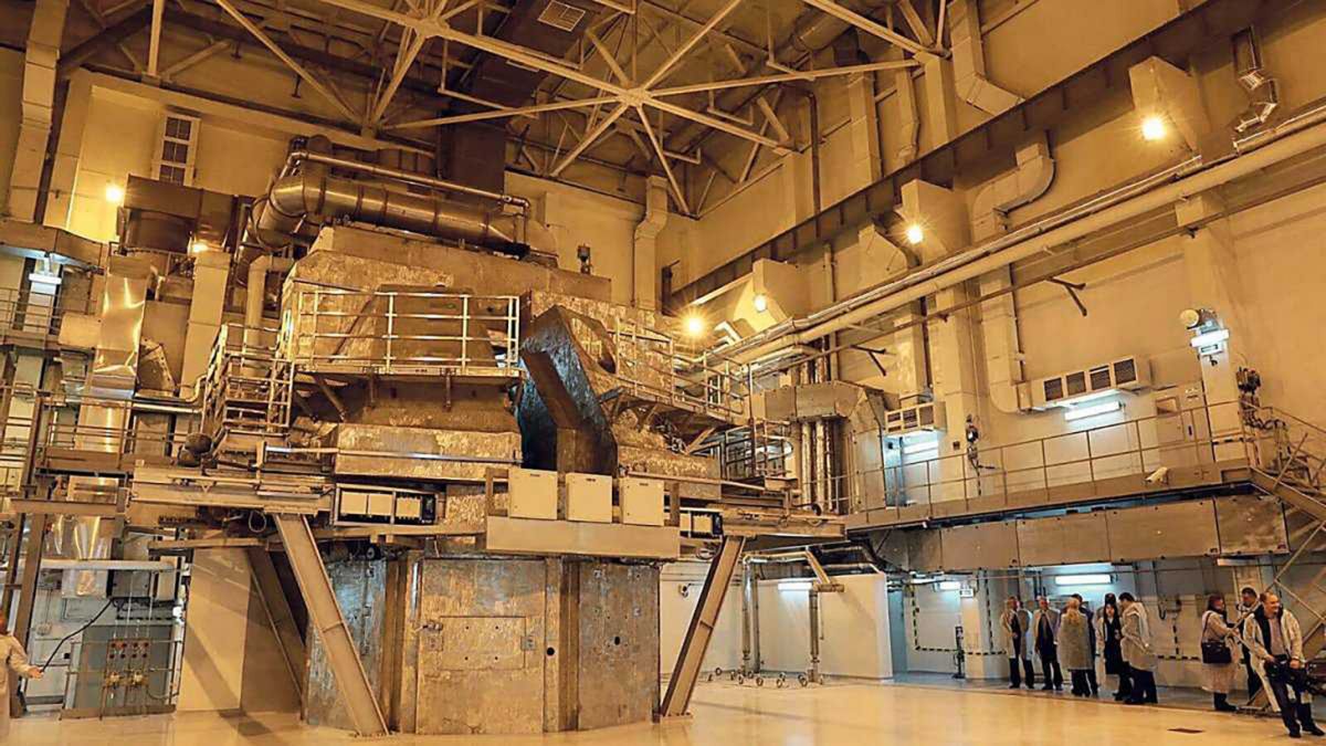 Россия нанесла десятки ударов по ядерной лаборатории в Харькове. Авария может привести к заражению половины города