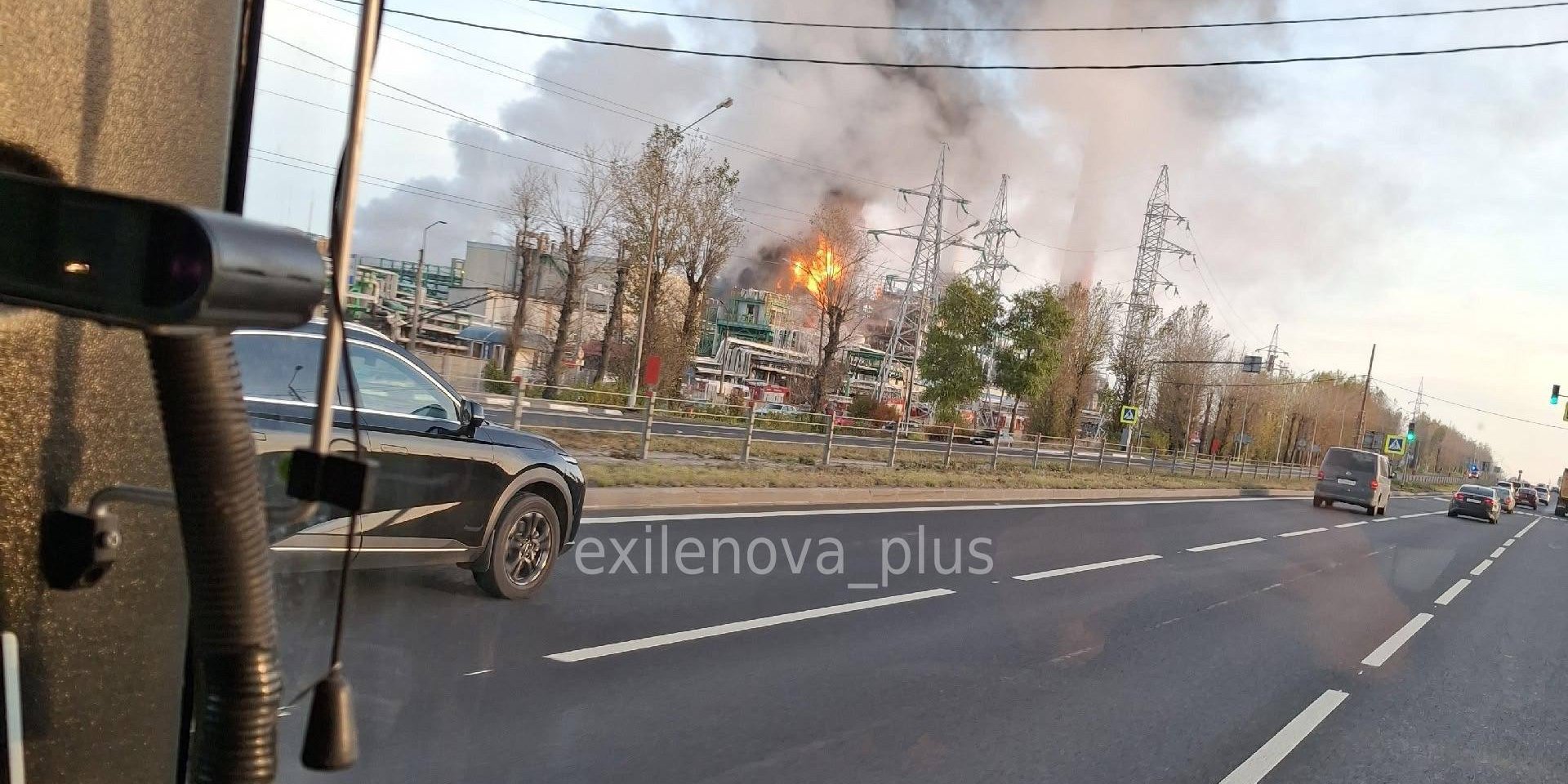 ⚡В Ярославле взрывы и мощный пожар на НПЗ. Видео