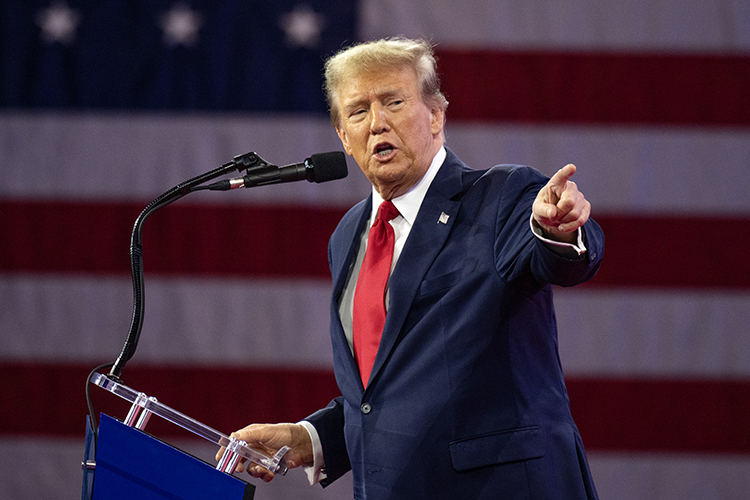 В Норфолке Трамп объявил войну без правил, фактически пообещав при необходимости убить Путина