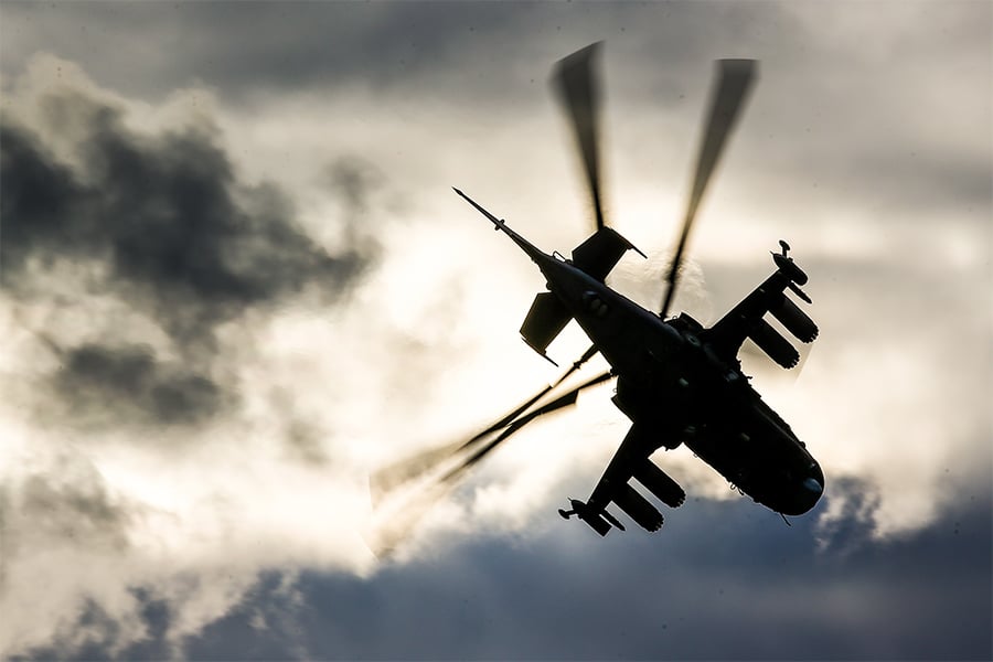 Крушение Ка-52 оккупантов: Вертолет сбил свой же истребитель