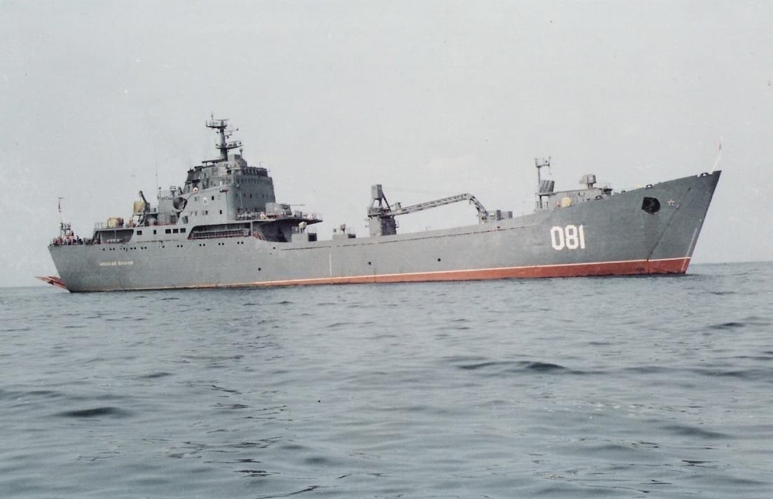 Во время атаки на Новороссийск поврежден большой десантный корабль оккупантов