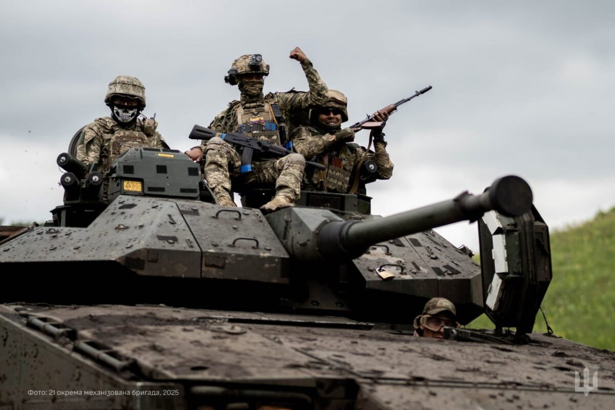 Зеленский заявил, что никогда не оставит Донбасс. ВСУ с начала года отвоевали 460 кв. км территории.