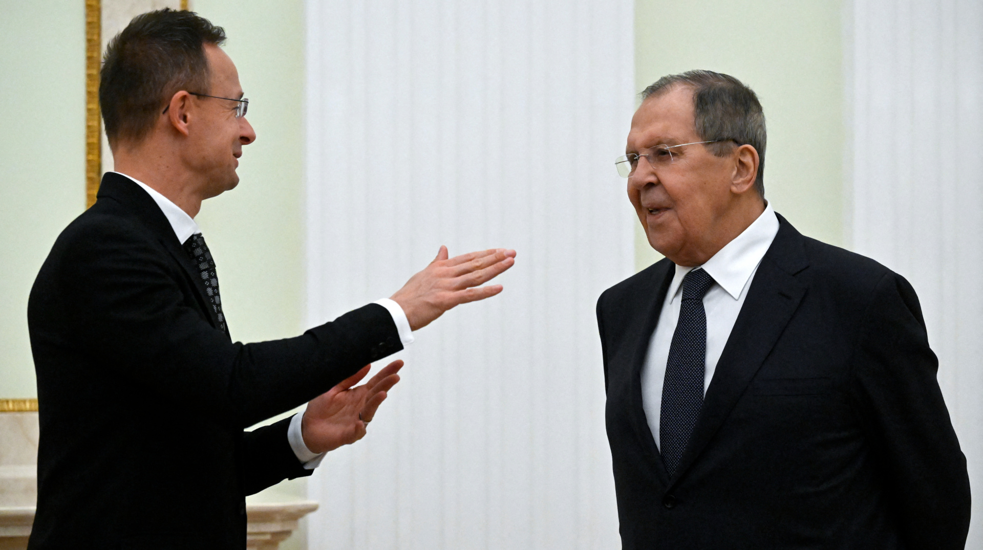 «Я всегда к вашим услугам»: СМИ опубликовали переговоры Лаврова и Сийярто