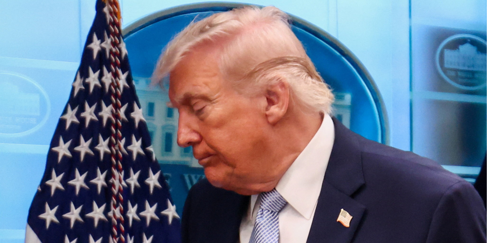 "Попросили пакистанские посредники": Трамп объявил, что продлевает перемирие с Ираном