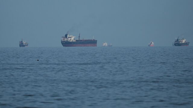 Иран снова заблокировал Ормузский пролив