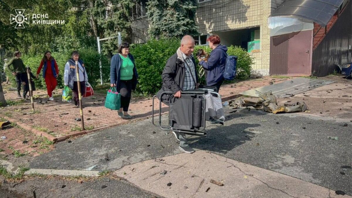 Российский удар по Вишневому: 5 погибших, более 600 человек эвакуированы