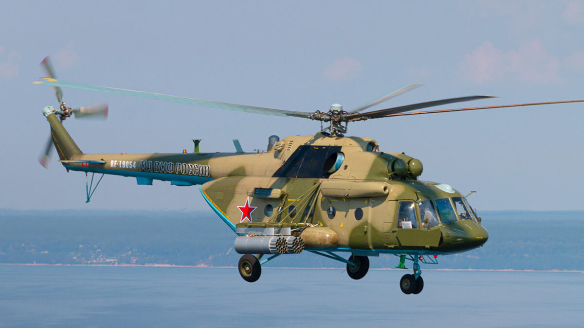 Российская ПВО сбила собственный военный вертолет Ми-8 во время атаки дронов