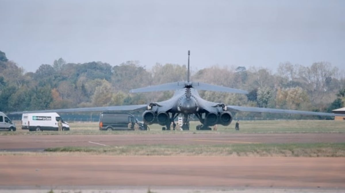 США вывели бомбардировщики B-1 с британской авиабазы Фэрфорд после угрозы теракта